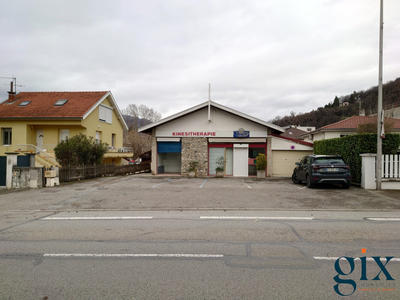 Local commercial - 80 m² - 4 pièces