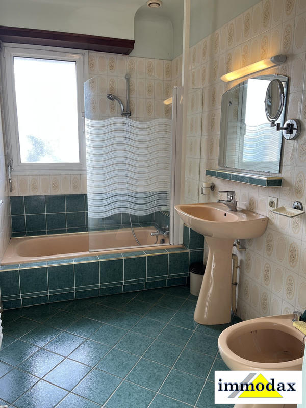 Maison traditionnelle - 102 m² - 6 pièces