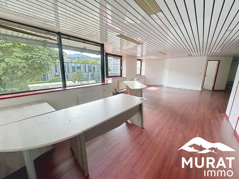 Bureau - 151 m² - 5 pièces