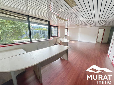 Bureau - 151 m² - 5 pièces