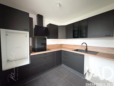 Maison - 97 m² - 5 pièces