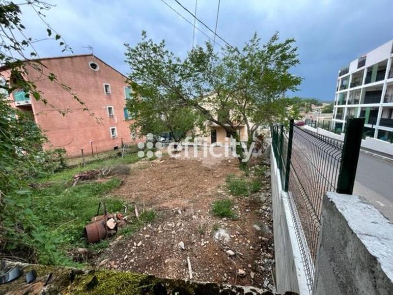 Terrain constructible - 305 m²