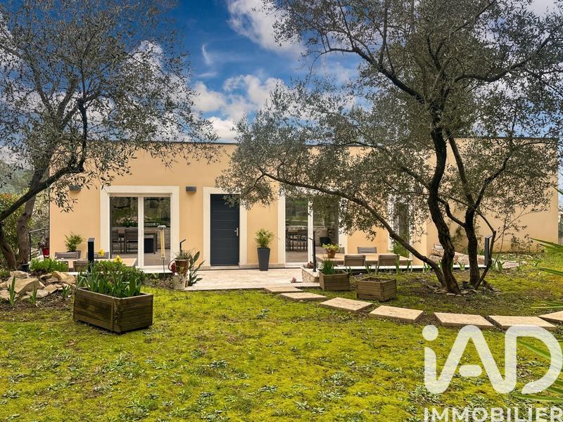 Maison - 181 m² - 8 pièces