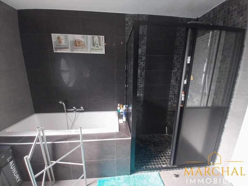 Villa - 251 m² - 8 pièces