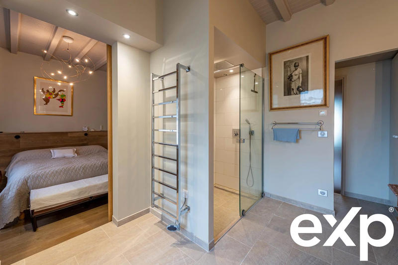 Appartement - 188 m² - 6 pièces