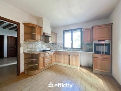 Maison - 215 m² - 8 pièces