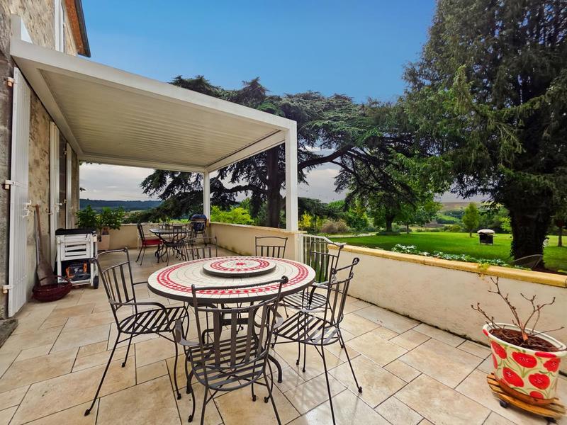 Demeure - 300 m² - 10 pièces