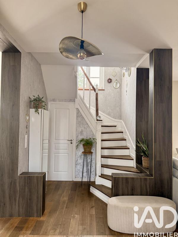 Maison - 180 m² - 7 pièces