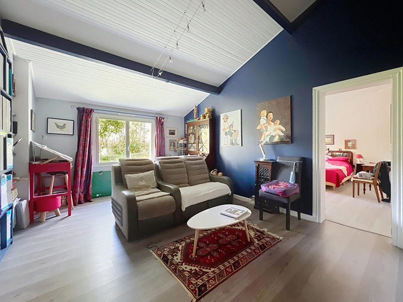 Maison - 232 m² - 7 pièces