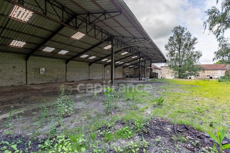 Corps de ferme - 250 m² - 12 pièces