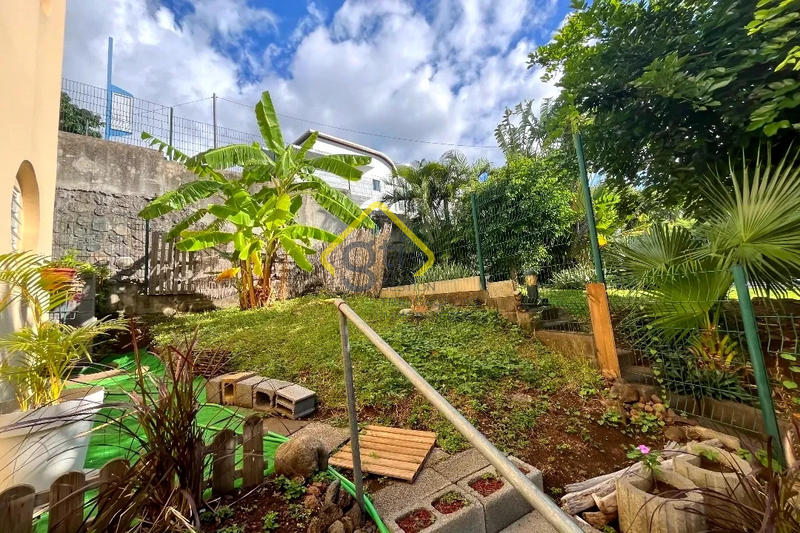 Appartement - 93 m² - 4 pièces