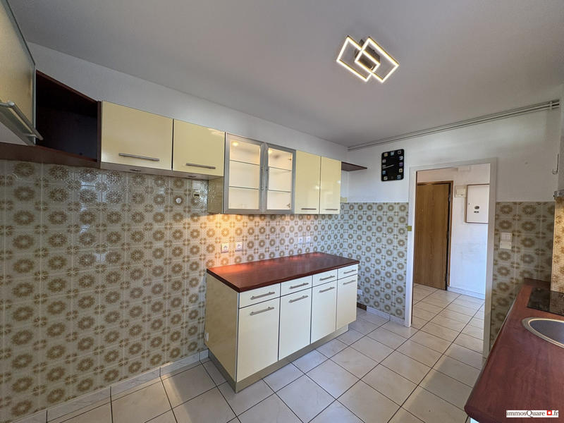 Appartement - 99 m² - 4 pièces