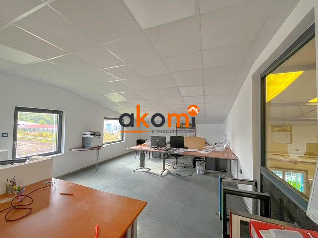 Maison - 300 m² - 3 pièces