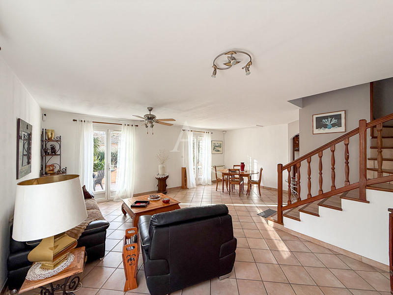 Maison - 104 m² - 4 pièces