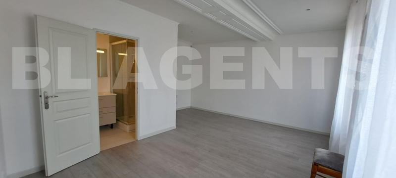 Maison bourgeoise - 234 m² - 8 pièces