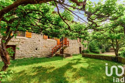 Maison - 215 m² - 6 pièces