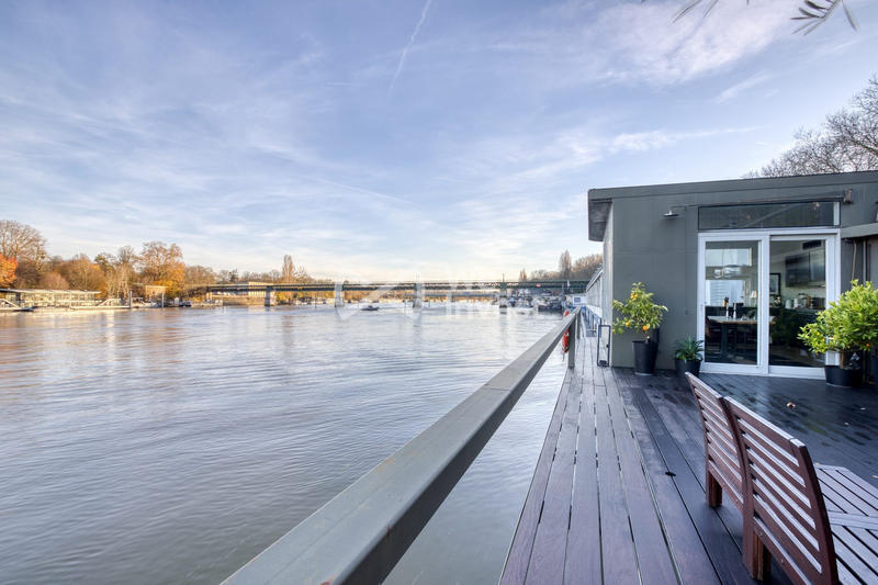 Maison - 260 m² - 8 pièces