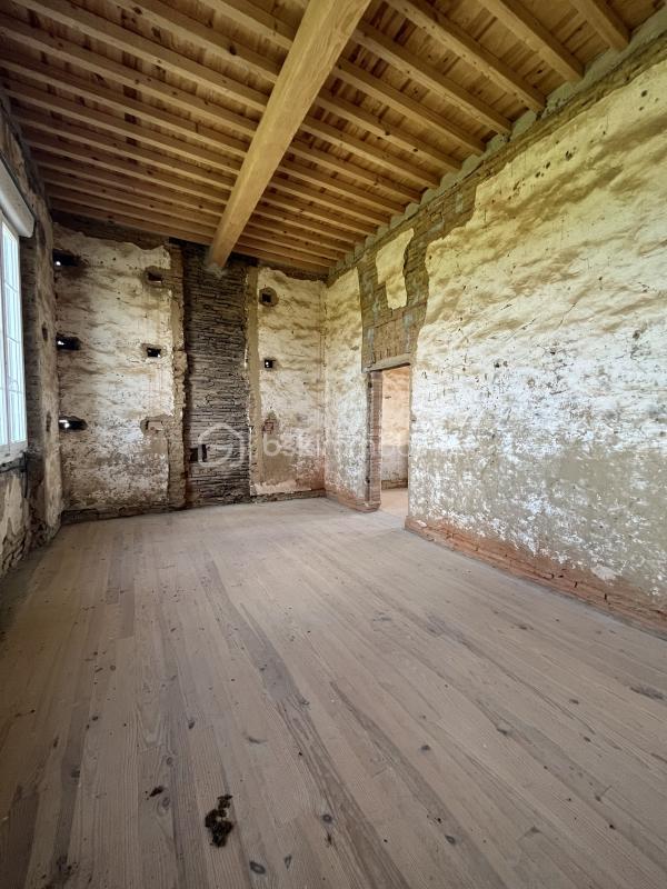 Demeure - 470 m² - 7 pièces