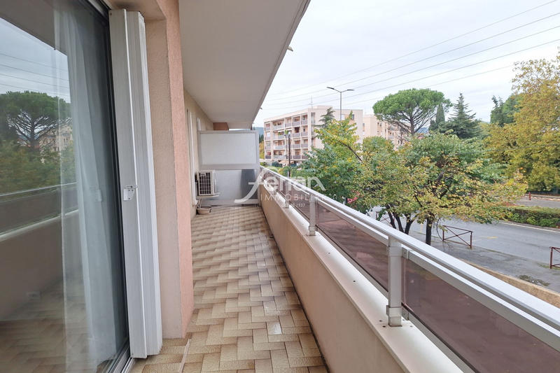 Appartement - 77 m² - 3 pièces