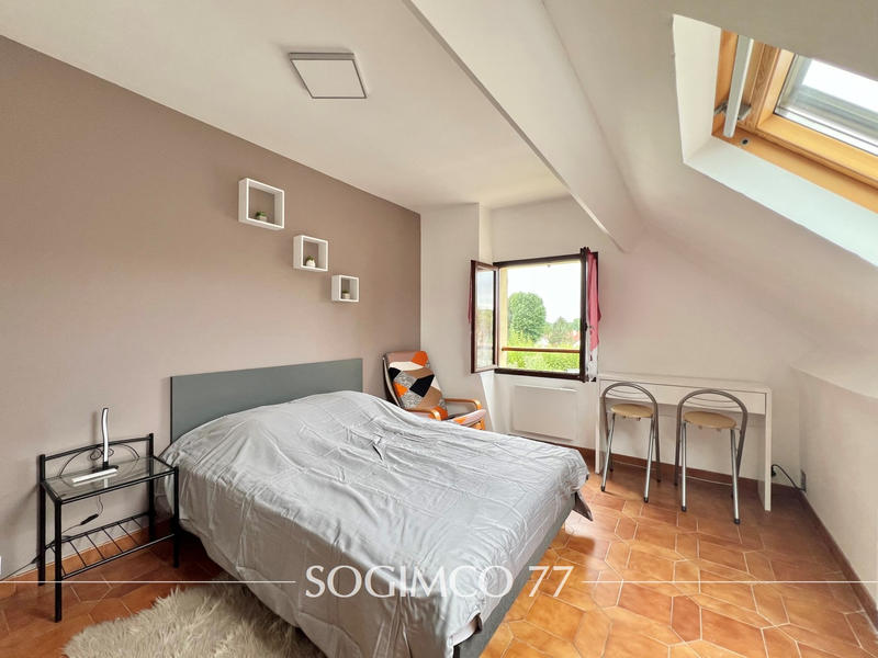 Maison - 183 m² - 8 pièces