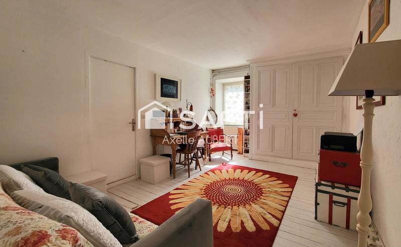 Maison - 213 m² - 8 pièces