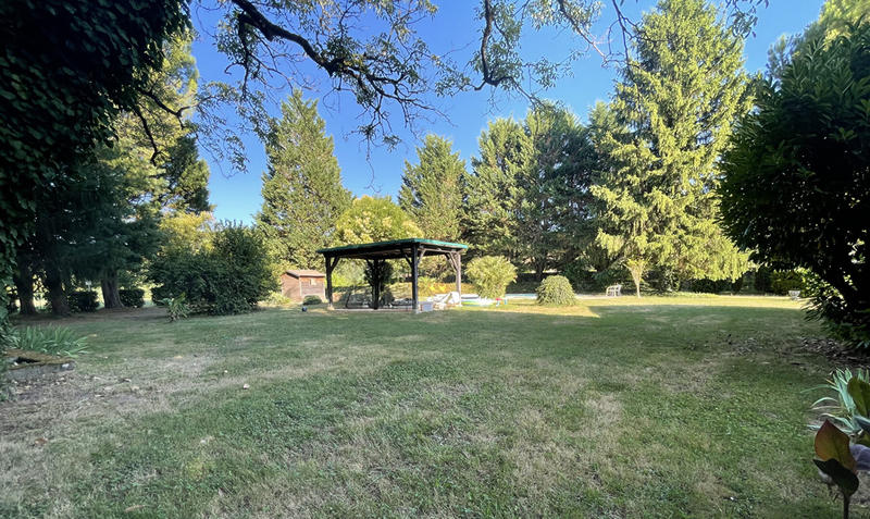 Maison - 220 m² - 6 pièces