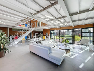 Maison - 358 m² - 9 pièces