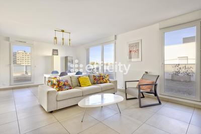 Appartement - 81 m² - 3 pièces