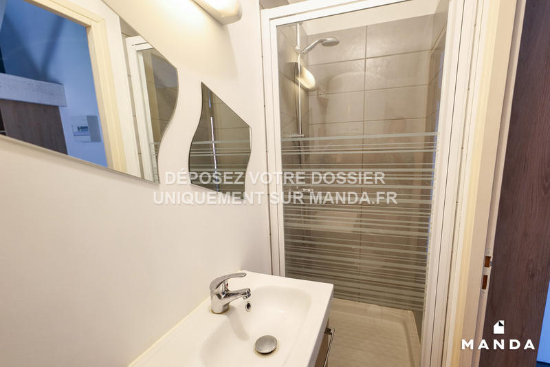 Chambre - 9 m² - 6 pièces