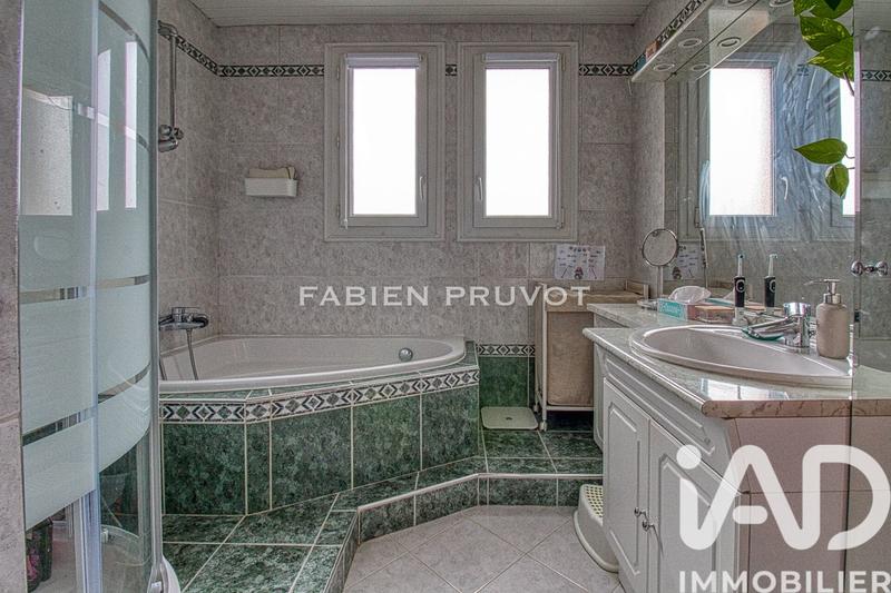 Maison - 83 m² - 5 pièces