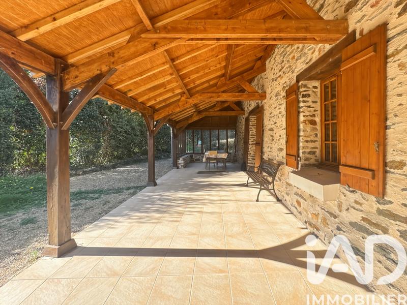 Maison - 256 m² - 10 pièces