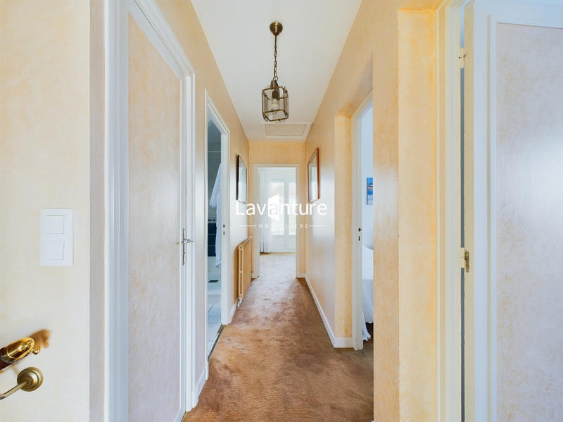 Maison traditionnelle - 145 m² - 7 pièces