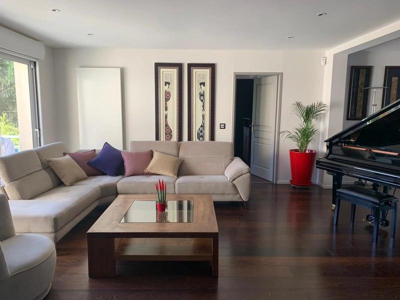 Appartement - 205 m² - 6 pièces