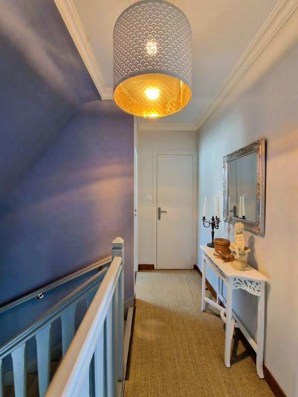 Maison - 181 m² - 8 pièces