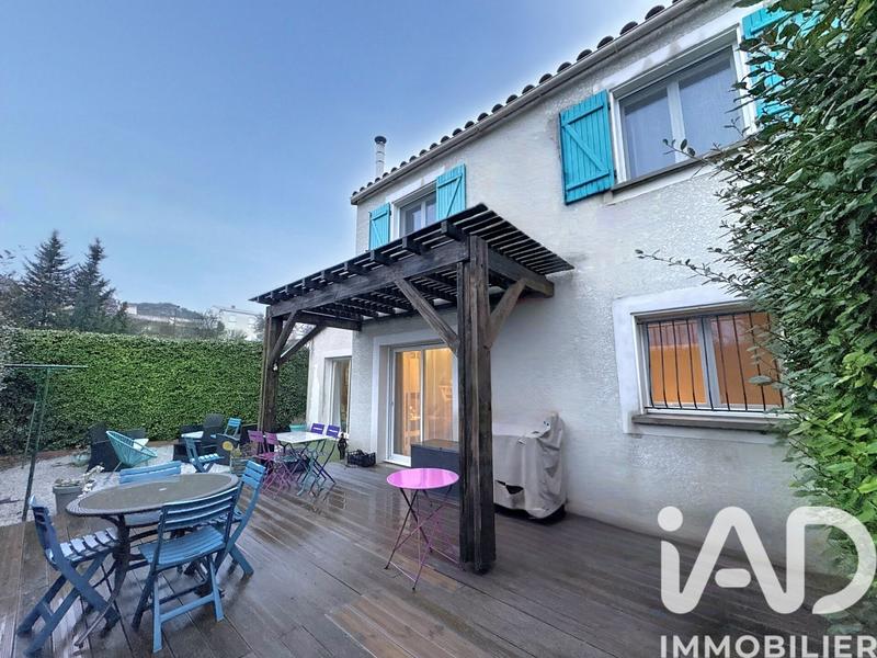 Maison - 95 m² - 4 pièces