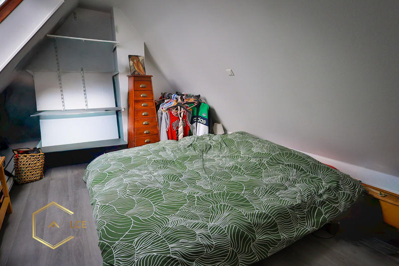 Maison - 90 m² - 5 pièces