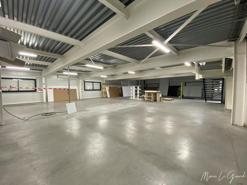 Local d'activité / Entrepôt - 822 m²