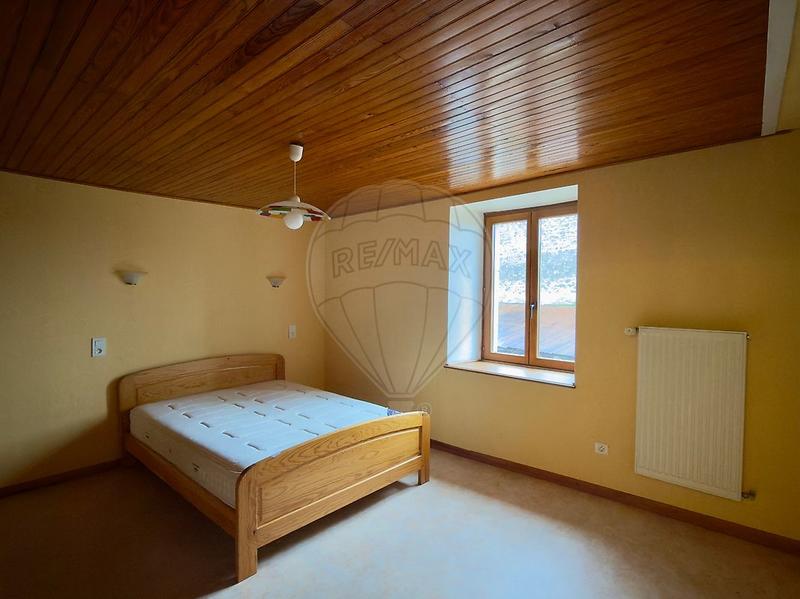 Maison - 180 m² - 8 pièces