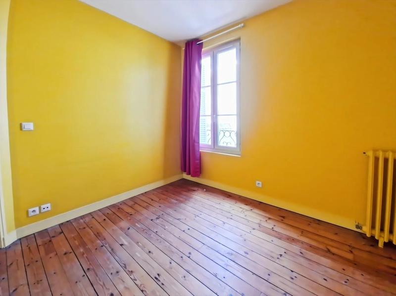 Maison - 190 m² - 12 pièces