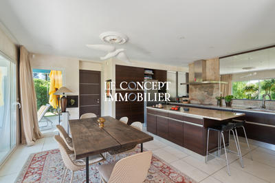 Villa - 275 m² - 7 pièces