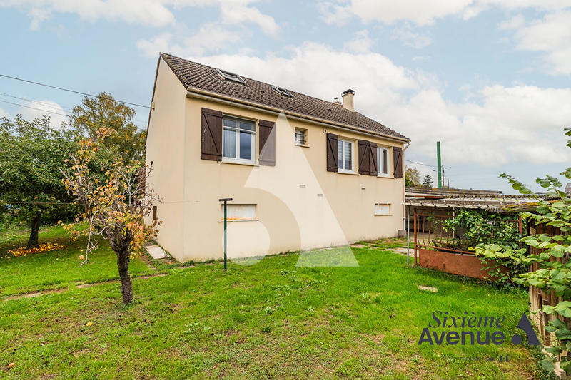 Maison - 92 m² - 5 pièces