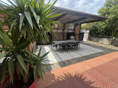 Maison - 102 m² - 4 pièces