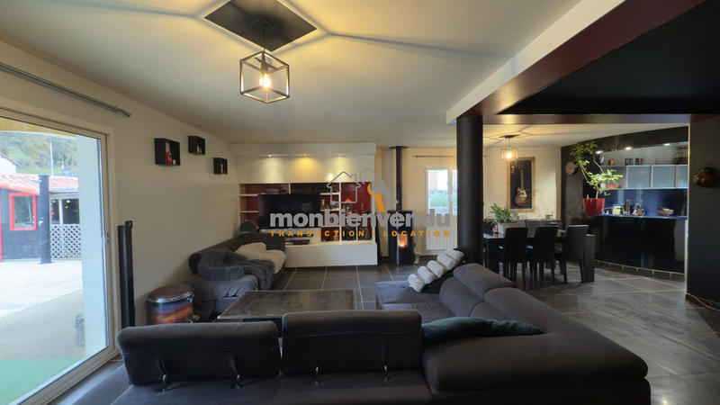 Maison - 142 m² - 5 pièces