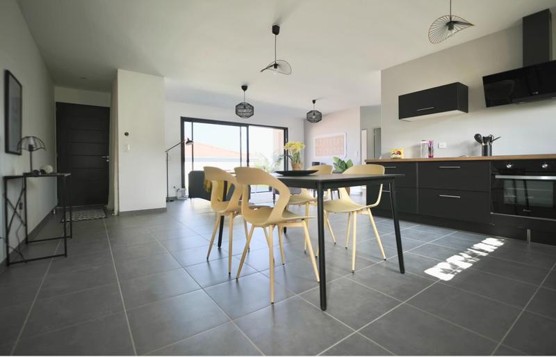 Maison - 100 m² - 5 pièces