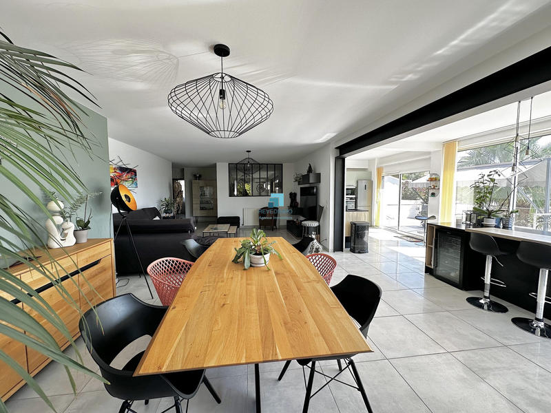 Maison - 166 m² - 5 pièces