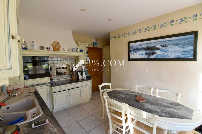 Propriété - 175 m² - 11 pièces