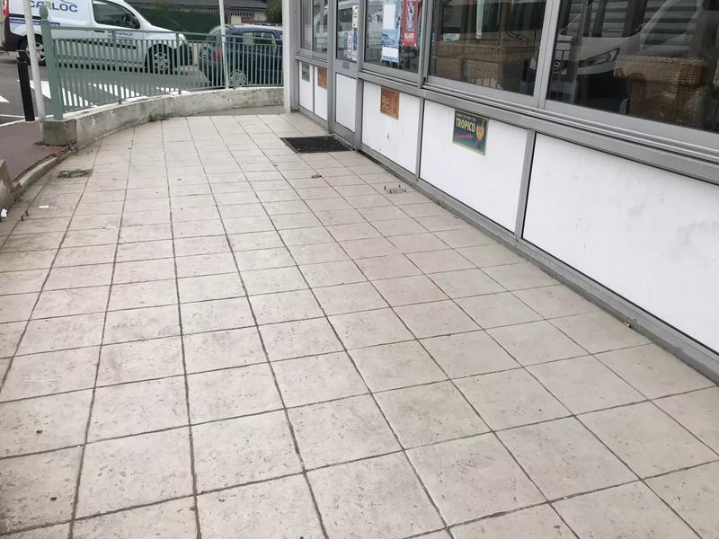 Local commercial - 94 m² - 1 pièce