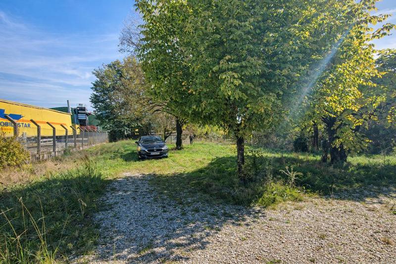 Terrain constructible - 3 323 m²