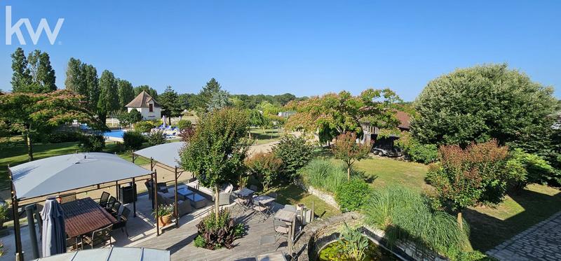 Maison chambre d'hôtes - 424 m² - 10 pièces