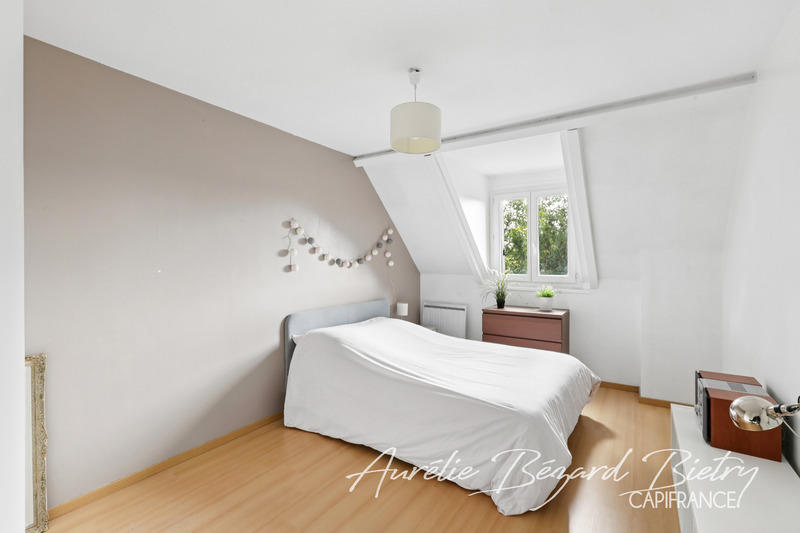 Maison - 181 m² - 8 pièces